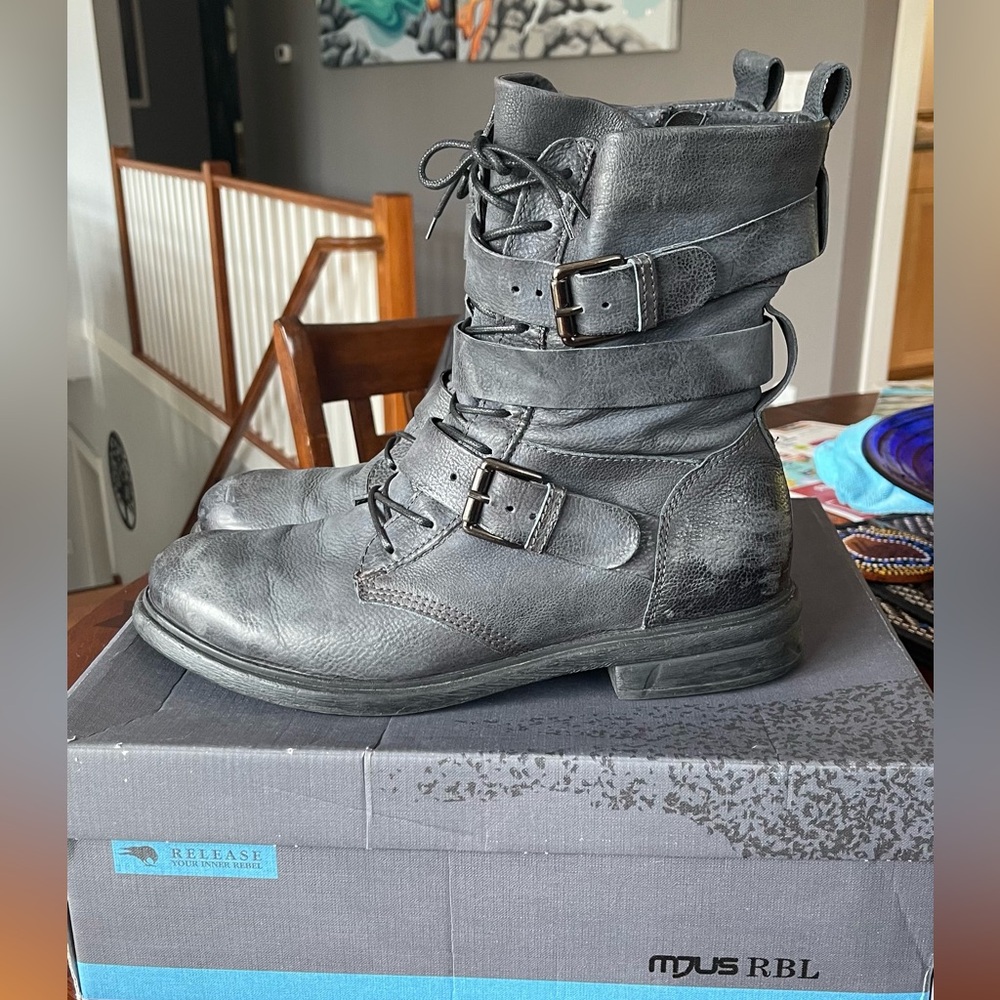 MJUS RBL Men’s ART.305206 Leather Boots Sz 42 in LAPIS (Grey) like new condition